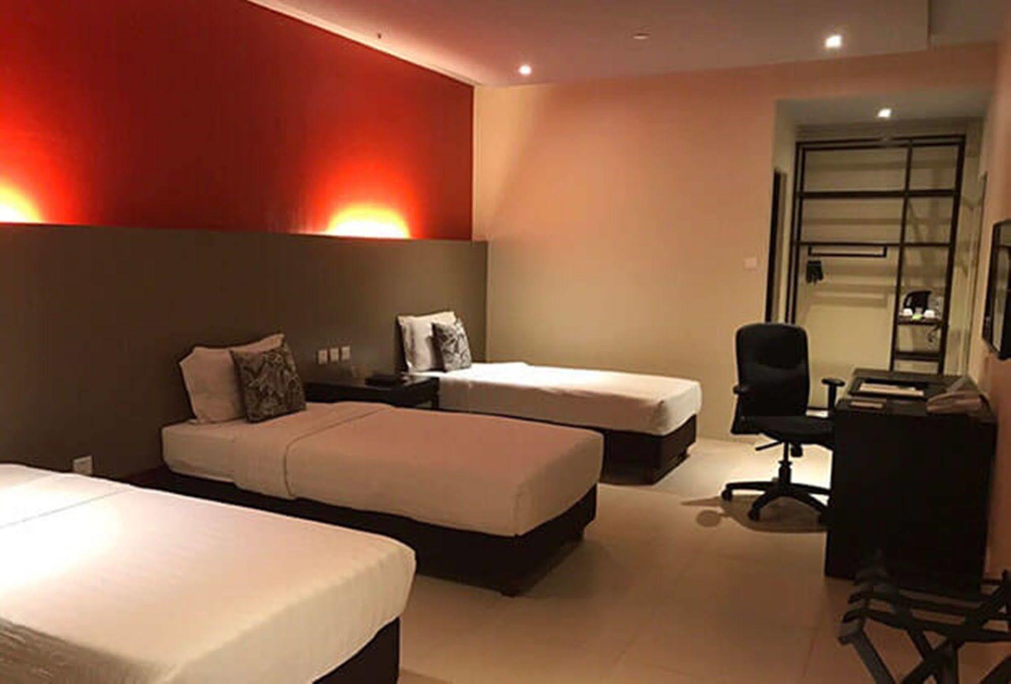 The Oriental Leyte Hotel Palo Ngoại thất bức ảnh
